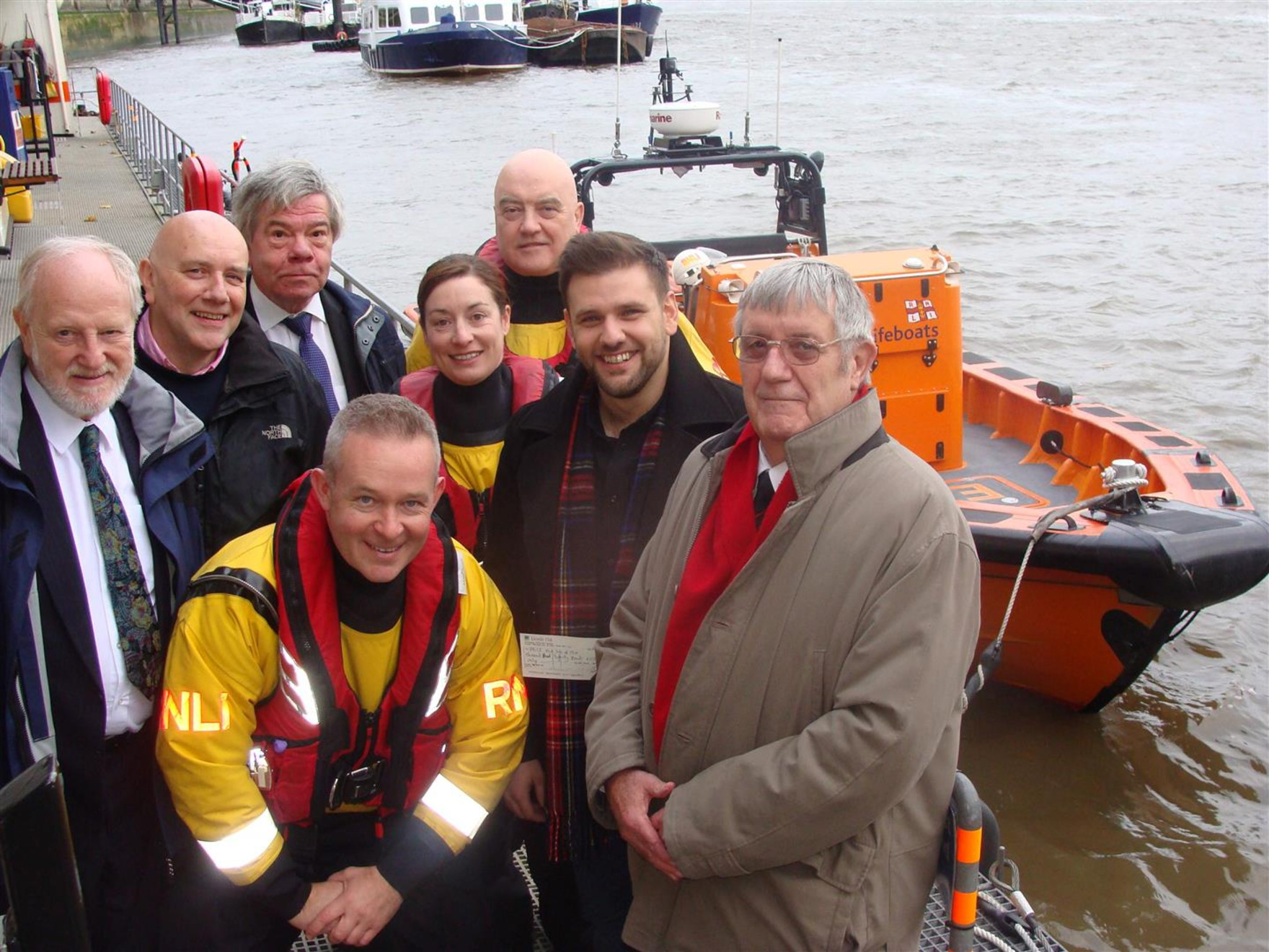 Lodge donates to RNLI