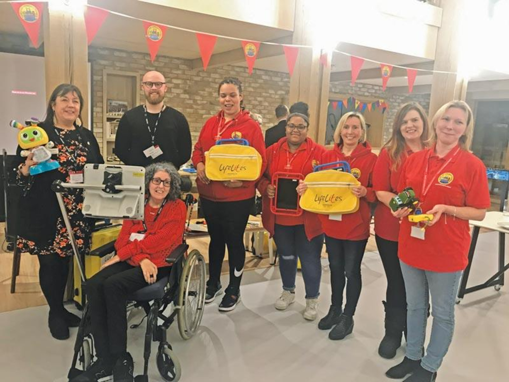 W Bro RICK WAKEMAN SUPPORTS LIFELITES