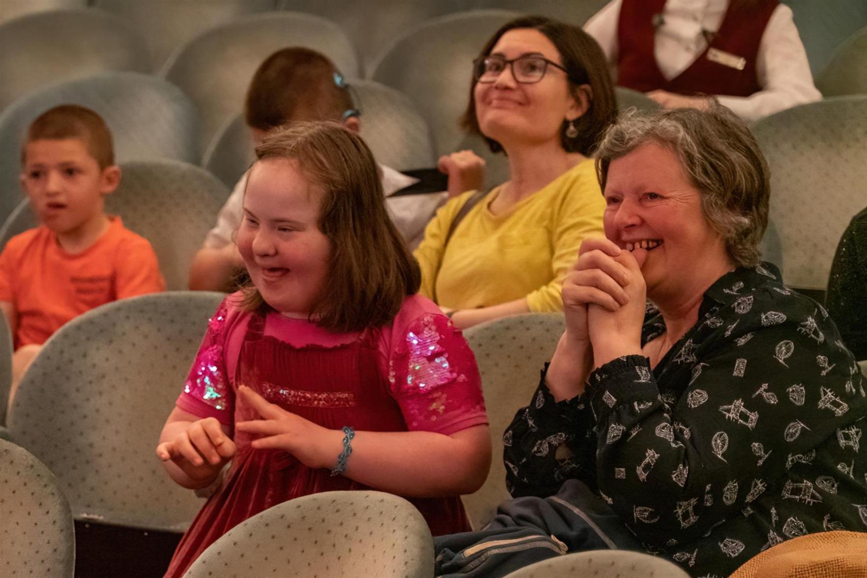 Deaf or hard of hearing children inspired in London theatre